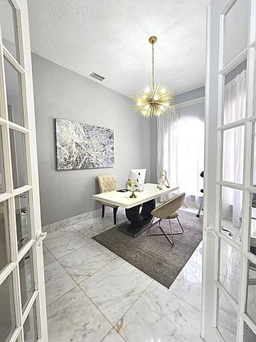 1811 Eagle Trace Boulevard W, Coral Springs, FL 33071