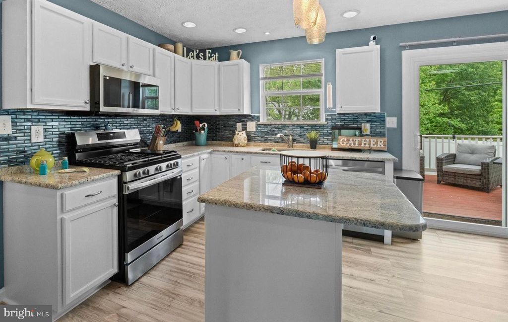 Image 12 of property listing at 609 FROGS LEAP CT, Glen Burnie, MD 21060