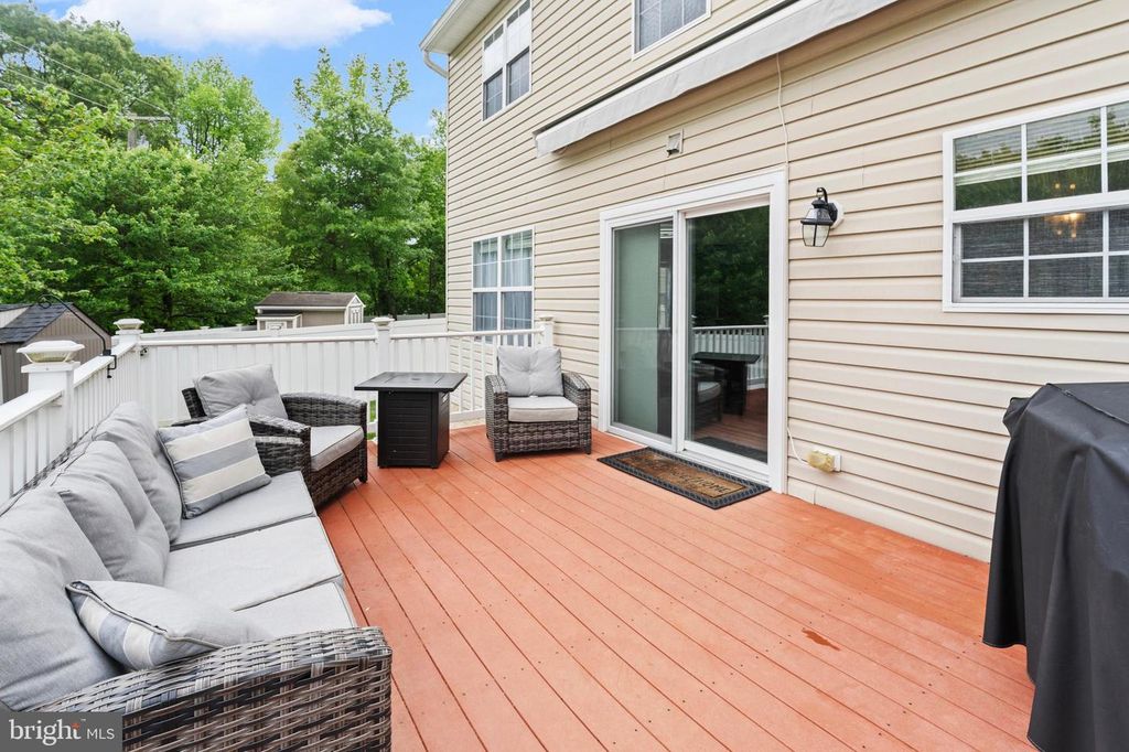 Image 15 of property listing at 609 FROGS LEAP CT, Glen Burnie, MD 21060