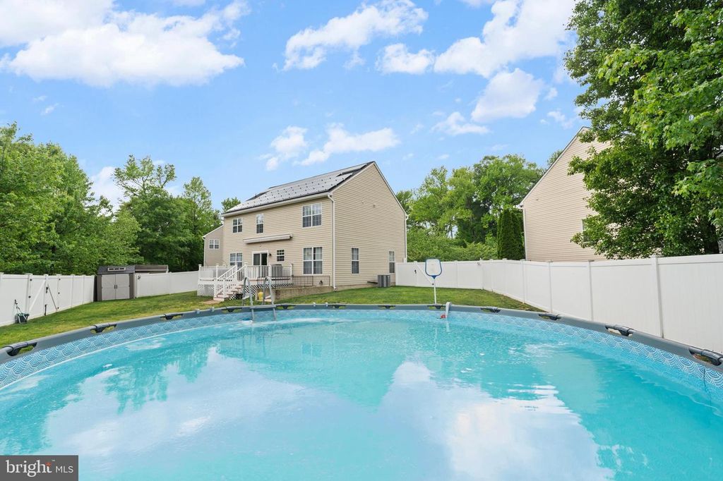 Image 2 of property listing at 609 FROGS LEAP CT, Glen Burnie, MD 21060