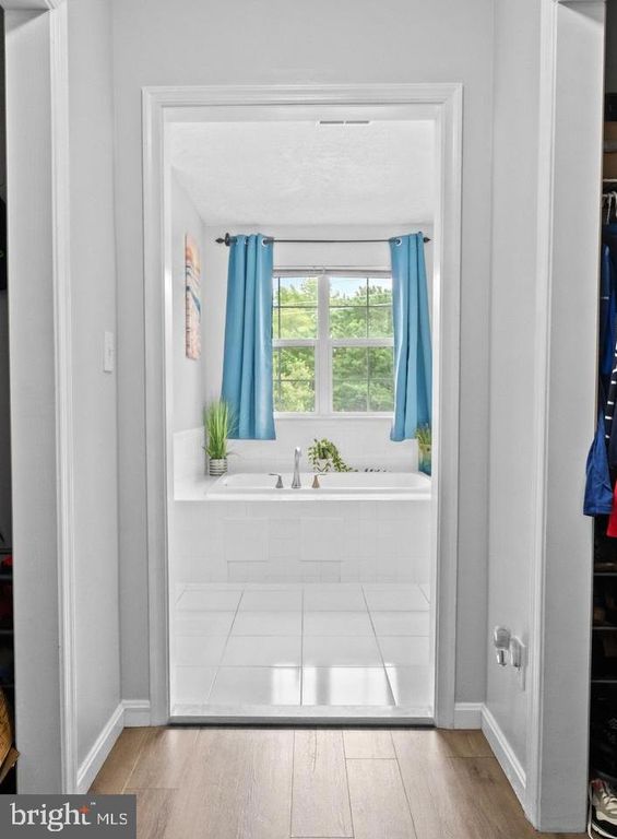 Image 33 of property listing at 609 FROGS LEAP CT, Glen Burnie, MD 21060