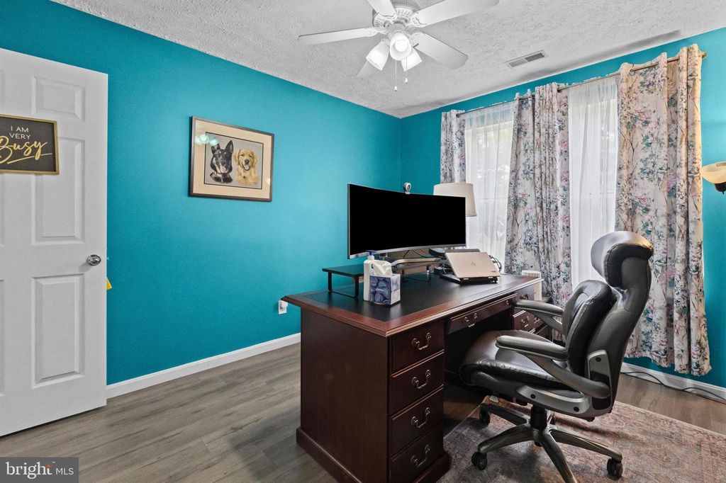 Image 40 of property listing at 609 FROGS LEAP CT, Glen Burnie, MD 21060