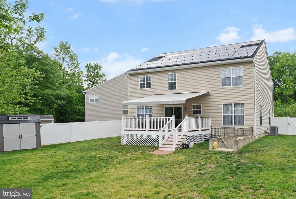 Image 6 of property listing at 609 FROGS LEAP CT, Glen Burnie, MD 21060