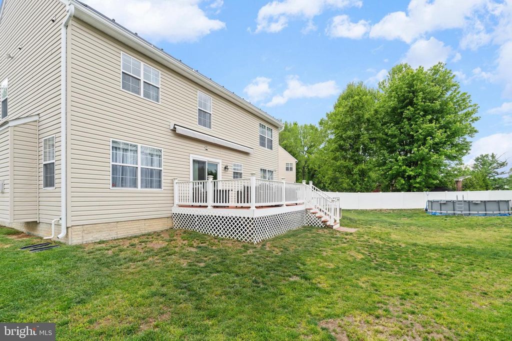 Image 8 of property listing at 609 FROGS LEAP CT, Glen Burnie, MD 21060