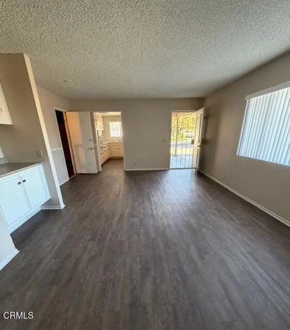 9488 El Cajon Street, Ventura, CA 93004