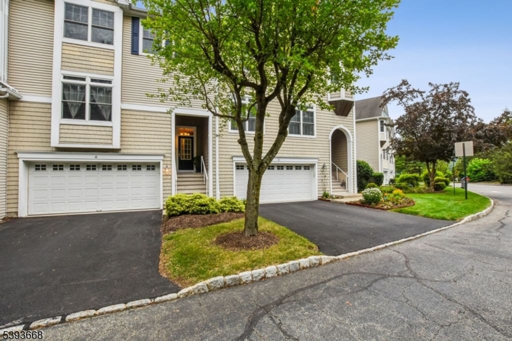 41 Catamaran Ct 41, Mount Arlington Boro, NJ 07856