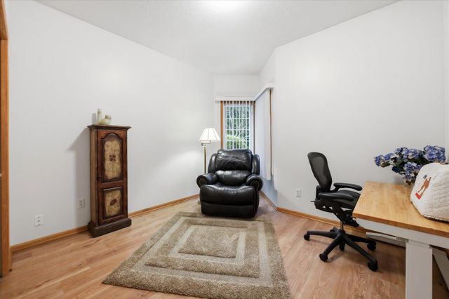 2707 River Hills Drive S, Burnsville, MN 55337