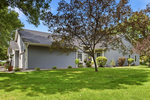 2707 River Hills Drive S, Burnsville, MN 55337