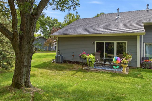 2707 River Hills Drive S, Burnsville, MN 55337