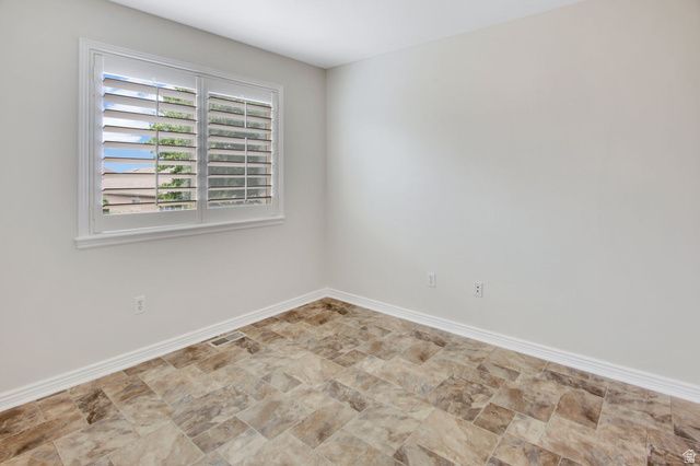 2453 N 525 E, North Ogden, UT 84414