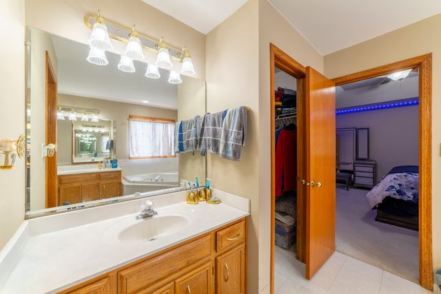 1071 Yamma Ridge, New Lenox, IL 60451