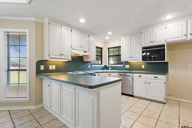 19173 Greenleaf Dr., Flint, TX 75762