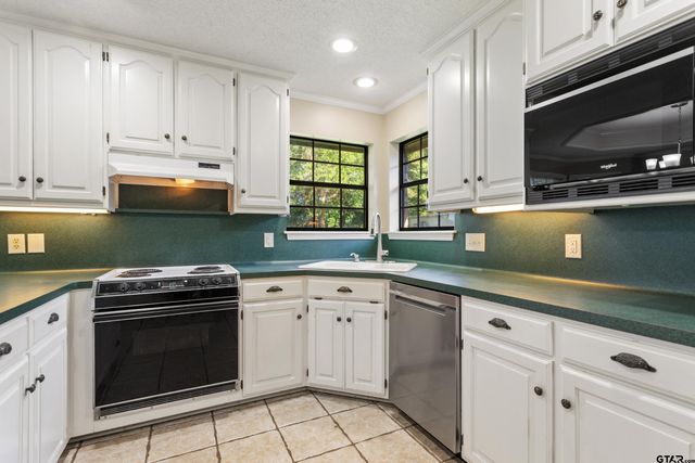 19173 Greenleaf Dr., Flint, TX 75762