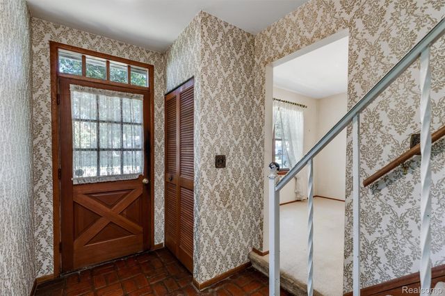 30190 Pleasant Trail, Southfield, MI 48076