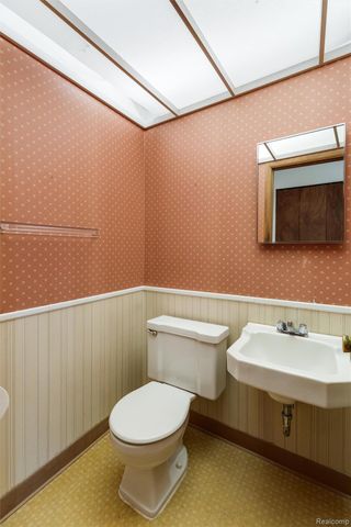 30190 Pleasant Trail, Southfield, MI 48076