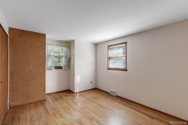 30190 Pleasant Trail, Southfield, MI 48076