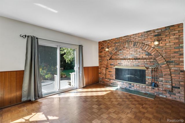 30190 Pleasant Trail, Southfield, MI 48076