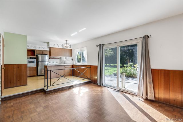 30190 Pleasant Trail, Southfield, MI 48076