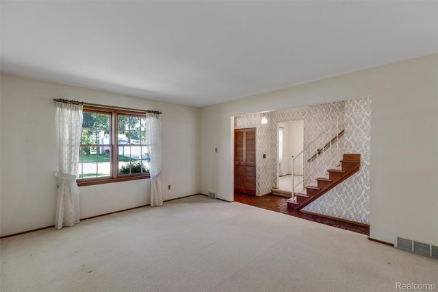 30190 Pleasant Trail, Southfield, MI 48076