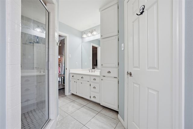 205 Buckingham Place, Hewitt, TX 76643