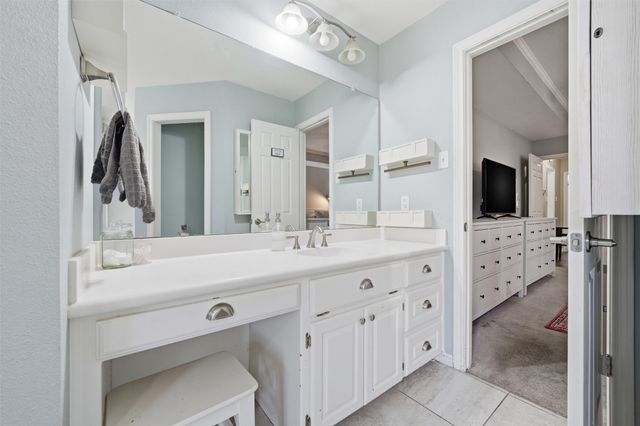 205 Buckingham Place, Hewitt, TX 76643