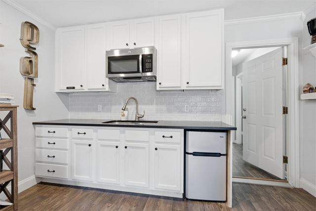 205 Buckingham Place, Hewitt, TX 76643