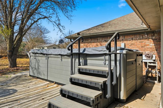 205 Buckingham Place, Hewitt, TX 76643