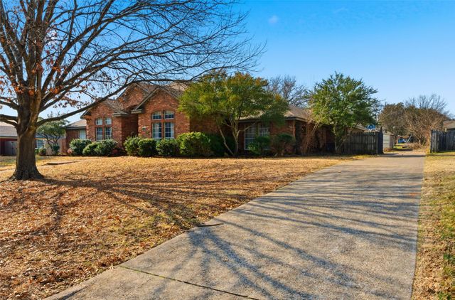 205 Buckingham Place, Hewitt, TX 76643