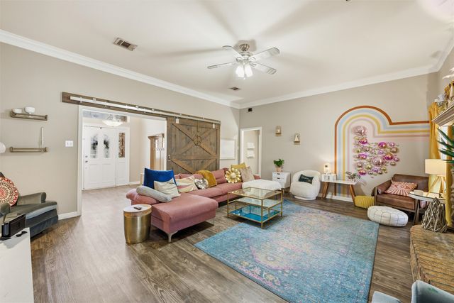 205 Buckingham Place, Hewitt, TX 76643