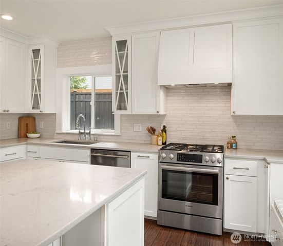 6543 81st Avenue SE, Mercer Island, WA 98040