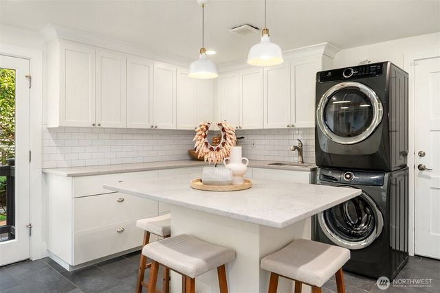 6543 81st Avenue SE, Mercer Island, WA 98040