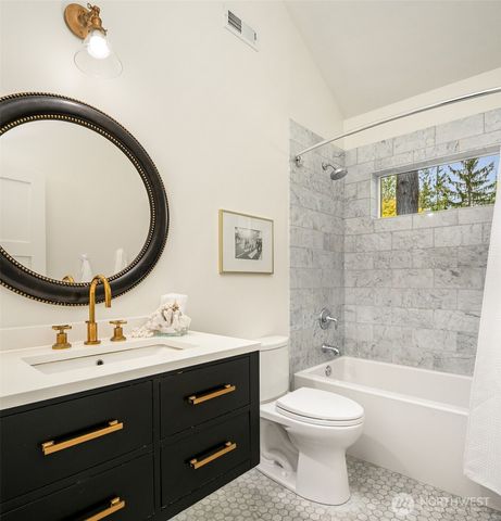 6543 81st Avenue SE, Mercer Island, WA 98040