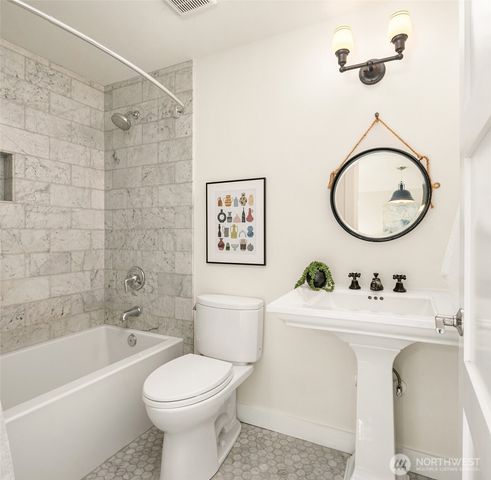 6543 81st Avenue SE, Mercer Island, WA 98040