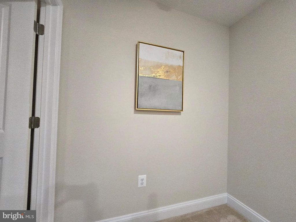 Image 14 of property listing at 3118 ALFALFA CIR, La Plata, MD 20646