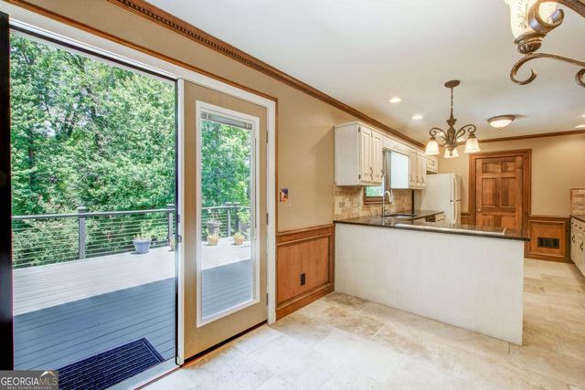 5163 CHARLEMAGNE Way SW, Lilburn, GA 30047