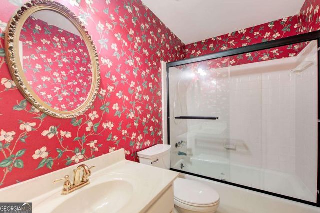 5163 CHARLEMAGNE Way SW, Lilburn, GA 30047