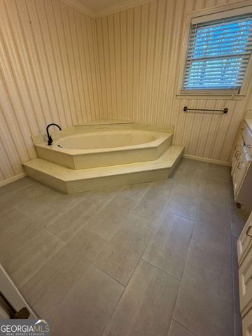 5163 CHARLEMAGNE Way SW, Lilburn, GA 30047