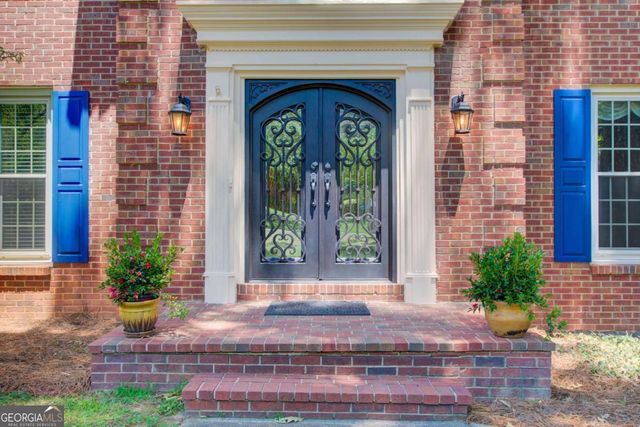 5163 CHARLEMAGNE Way SW, Lilburn, GA 30047