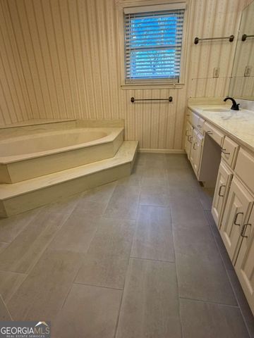 5163 CHARLEMAGNE Way SW, Lilburn, GA 30047