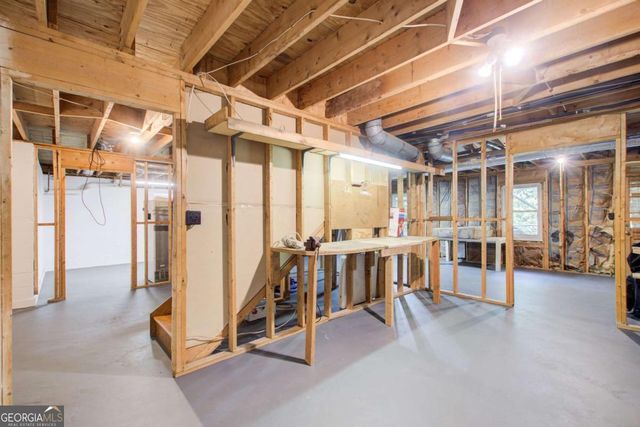 5163 CHARLEMAGNE Way SW, Lilburn, GA 30047