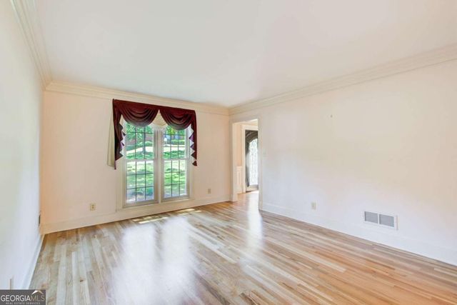 5163 CHARLEMAGNE Way SW, Lilburn, GA 30047