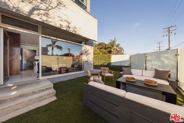 235 Ocean Park Boulevard 1, Santa Monica, CA 90405