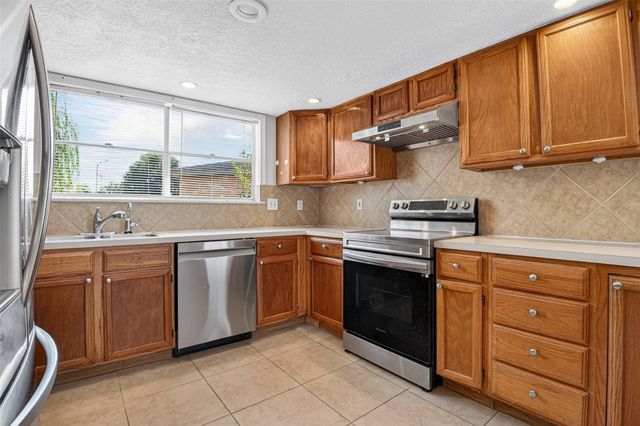10518 Quail Ridge Lane, Sugar Land, TX 77498