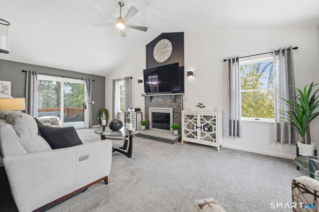 536 Redstone Hill Road 24, Bristol, CT 06010