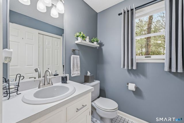 536 Redstone Hill Road 24, Bristol, CT 06010