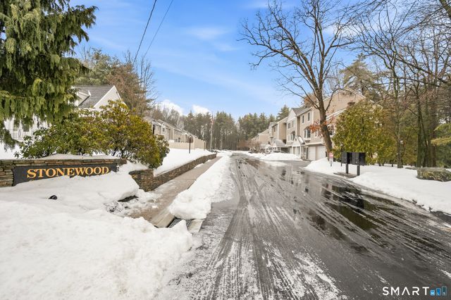 536 Redstone Hill Road 24, Bristol, CT 06010