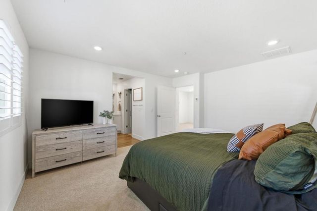 208 Frontier Street, American Canyon, CA 94503