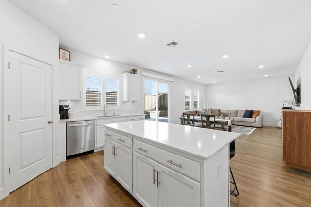 208 Frontier Street, American Canyon, CA 94503