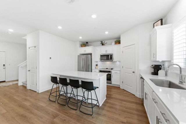 208 Frontier Street, American Canyon, CA 94503