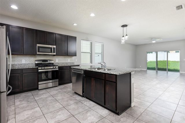 937 HILLTOP PARK COURT, Apopka, FL 32703